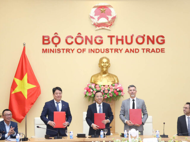 Vietnam Electricity receives 715 MW power plant from foreign investors as BOT contract ends